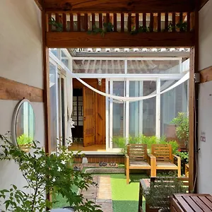 3* Гостевой дом Seoulstory Hanok